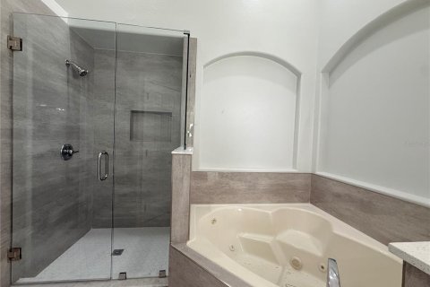 House in Orlando, Florida 4 bedrooms, 202.53 sq.m. № 2215888 - photo 18