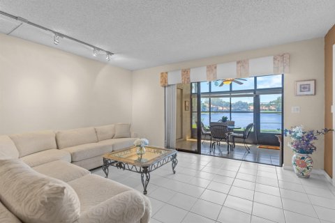 Copropriété à vendre à Boynton Beach, Floride: 2 chambres, 139.17 m2 № 2077540 - photo 3