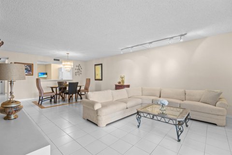 Copropriété à vendre à Boynton Beach, Floride: 2 chambres, 139.17 m2 № 2077540 - photo 4