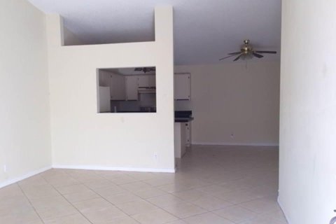 Apartment in West Palm Beach, Florida 2 bedrooms, 106.09 sq.m. № 2424599 - photo 4
