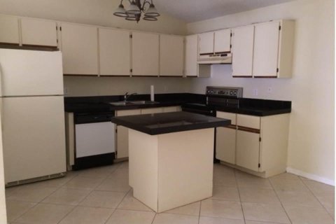 Apartment in West Palm Beach, Florida 2 bedrooms, 106.09 sq.m. № 2424599 - photo 5