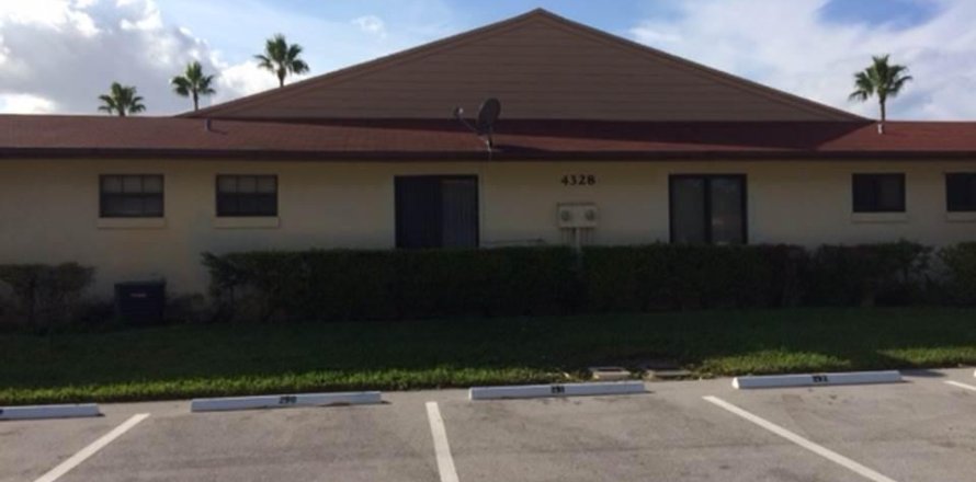 Apartment in West Palm Beach, Florida 2 bedrooms, 106.09 sq.m. № 2424599
