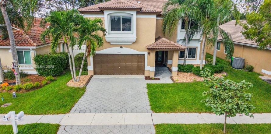 Дом в Санрайз, Флорида 4 спальни, 242.66м2 № 1954080