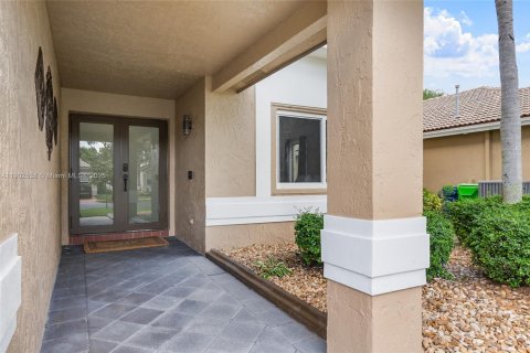 Купить виллу или дом в Санрайз, Флорида 4 спальни, 242.66м2, № 1954080 - фото 4