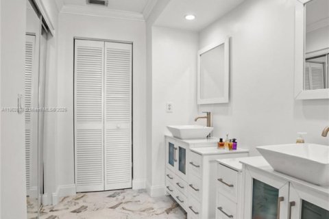 Купить виллу или дом в Санрайз, Флорида 4 спальни, 242.66м2, № 1954080 - фото 23