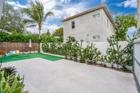 Villa ou maison à louer à Miami, Floride: 3 chambres № 2168675 - photo 2