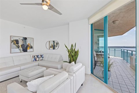 Condo in Clearwater, Florida, 2 bedrooms № 2230412 - photo 15
