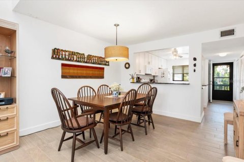 Condo in Sarasota, Florida, 2 bedrooms № 2373088 - photo 11
