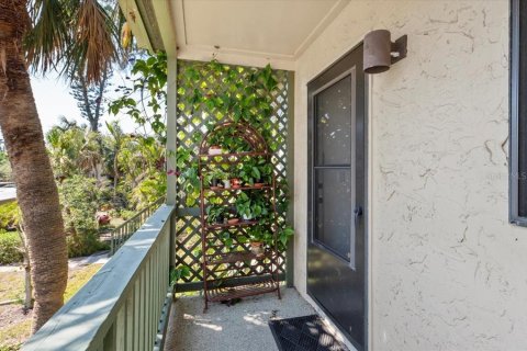 Condo in Sarasota, Florida, 2 bedrooms № 2373088 - photo 3