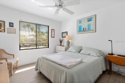 Condo in Sarasota, Florida, 2 bedrooms № 2373088 - photo 22
