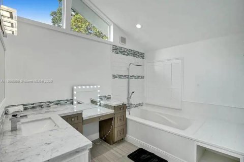 Снять в аренду виллу или дом в Форт-Лодердейл, Флорида 5 спален, 258.08м2, № 1950654 - фото 20