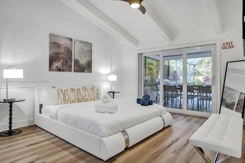 Снять в аренду виллу или дом в Форт-Лодердейл, Флорида 5 спален, 258.08м2, № 1950654 - фото 17