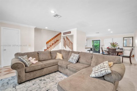 Купить кондоминиум в Помпано-Бич, Флорида 3 спальни, 132.66м2, № 1989800 - фото 11