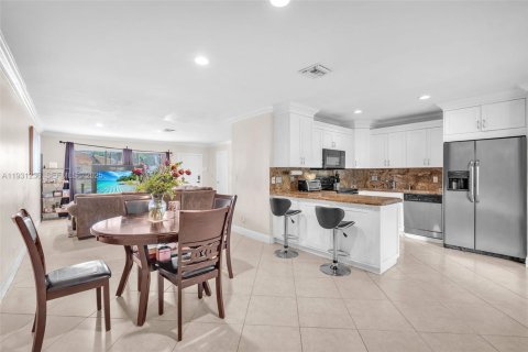 Купить кондоминиум в Помпано-Бич, Флорида 3 спальни, 132.66м2, № 1989800 - фото 16