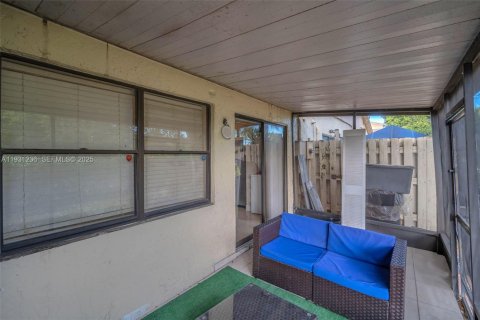 Купить кондоминиум в Помпано-Бич, Флорида 3 спальни, 132.66м2, № 1989800 - фото 9