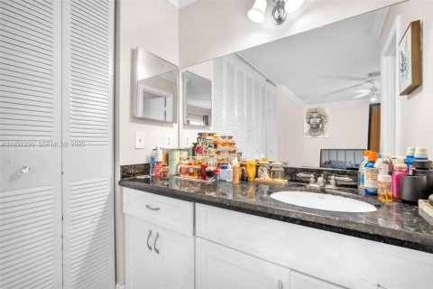 Купить кондоминиум в Помпано-Бич, Флорида 3 спальни, 132.66м2, № 1989800 - фото 30