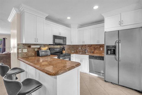 Купить кондоминиум в Помпано-Бич, Флорида 3 спальни, 132.66м2, № 1989800 - фото 20