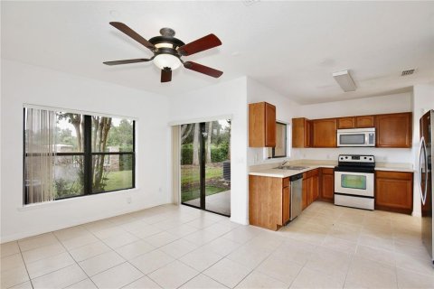 Touwnhouse à louer à Orlando, Floride: 3 chambres, 154.12 m2 № 2389252 - photo 7