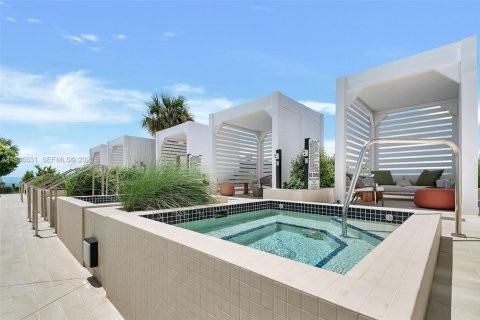 Condo in Miami, Florida, 1 bedroom  № 2053101 - photo 5