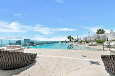 Condo in Miami, Florida, 1 bedroom  № 2053101 - photo 4