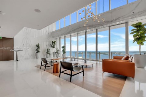 Condo in Miami, Florida, 1 bedroom  № 2053101 - photo 19