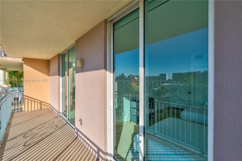 Condo in Sunny Isles Beach, Florida, 3 bedrooms  № 1973609 - photo 12