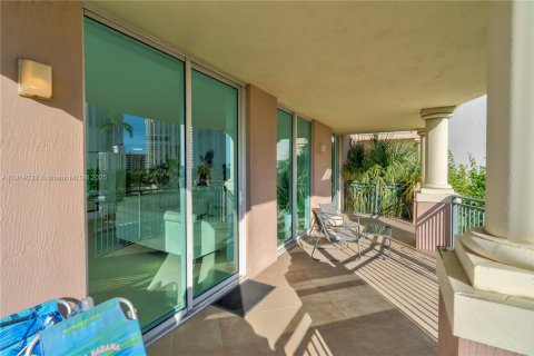 Condo in Sunny Isles Beach, Florida, 3 bedrooms  № 1973609 - photo 22