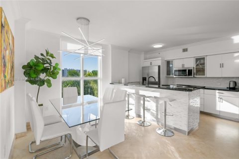 Condo in Sunny Isles Beach, Florida, 3 bedrooms  № 1973609 - photo 27