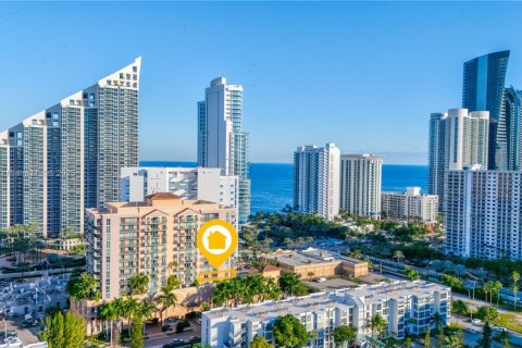 Condo in Sunny Isles Beach, Florida, 3 bedrooms  № 1973609 - photo 1