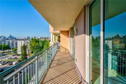 Condo in Sunny Isles Beach, Florida, 3 bedrooms  № 1973609 - photo 14