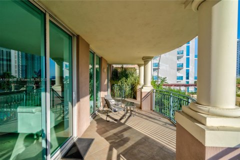 Condo in Sunny Isles Beach, Florida, 3 bedrooms  № 1973609 - photo 21