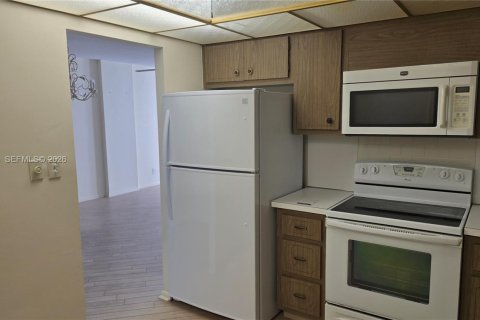 Apartamento en alquiler en Hollywood, Florida, 2 dormitorios, 113.34 m2 № 2057373 - foto 5