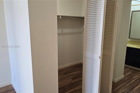 Apartamento en alquiler en Hollywood, Florida, 2 dormitorios, 113.34 m2 № 2057373 - foto 12