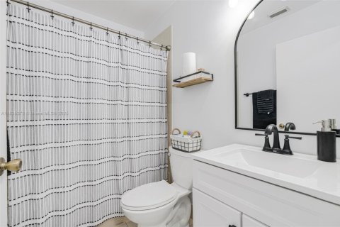 Townhouse in Miami, Florida 3 bedrooms, 146.6 sq.m. № 1820104 - photo 23