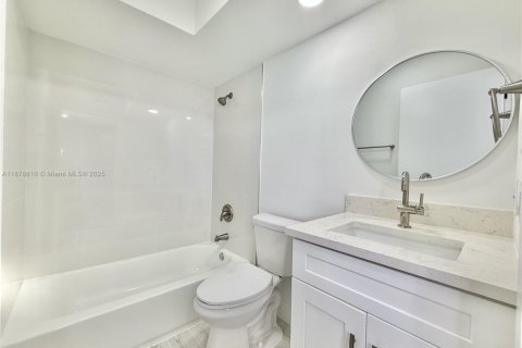 Купить таунхаус в Майами, Флорида 3 спальни, 126.35м2, № 1922028 - фото 18