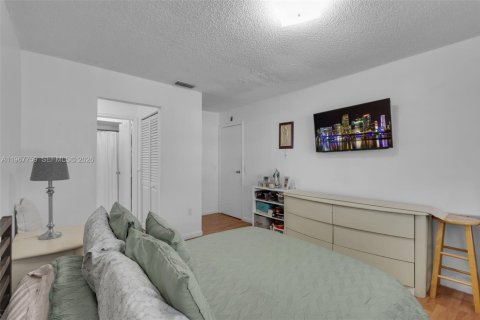 Купить таунхаус в Санрайз, Флорида 2 спальни, 99.78м2, № 2079996 - фото 16