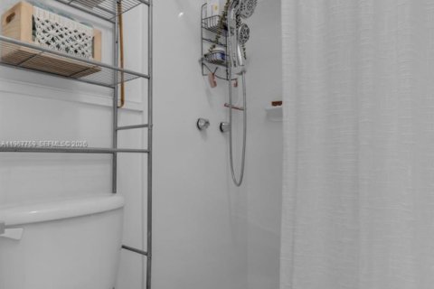 Купить таунхаус в Санрайз, Флорида 2 спальни, 99.78м2, № 2079996 - фото 18