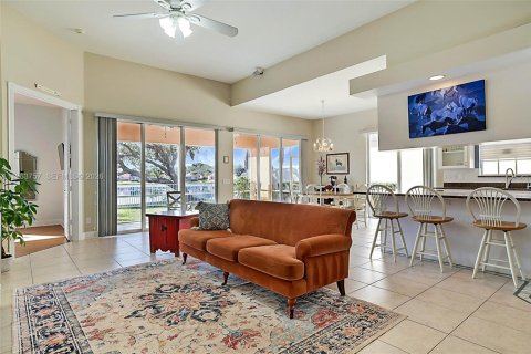 Villa ou maison à vendre à Stuart, Floride: 3 chambres, 185.8 m2 № 2026726 - photo 5