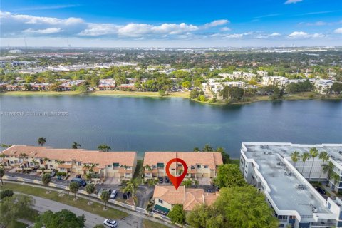 Adosado en venta en Miami, Florida, 3 dormitorios, 168.06 m2 № 1742082 - foto 20