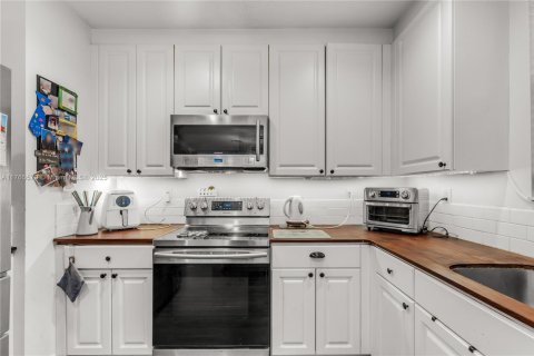 Adosado en venta en Miami, Florida, 3 dormitorios, 168.06 m2 № 1742082 - foto 8