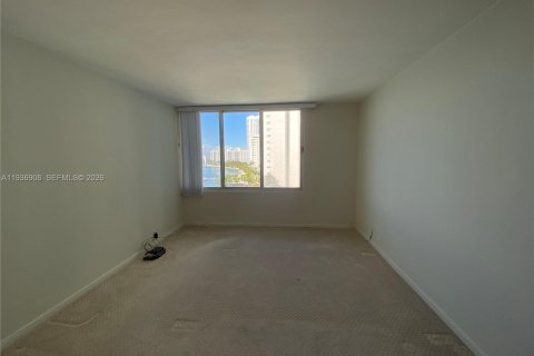 Condo in Miami Beach, Florida, 1 bedroom  № 1995246 - photo 7