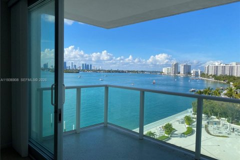 Condo in Miami Beach, Florida, 1 bedroom  № 1995246 - photo 3