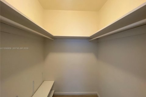 Condo in Miami Beach, Florida, 1 bedroom  № 1995246 - photo 9