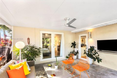 Villa ou maison à vendre à Hollywood, Floride: 3 chambres, 151.15 m2 № 2056496 - photo 16