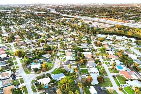 Villa ou maison à vendre à Hollywood, Floride: 3 chambres, 151.15 m2 № 2056496 - photo 25