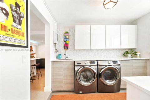 Villa ou maison à vendre à Hollywood, Floride: 3 chambres, 151.15 m2 № 2056496 - photo 10