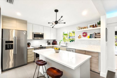 Villa ou maison à vendre à Hollywood, Floride: 3 chambres, 151.15 m2 № 2056496 - photo 8