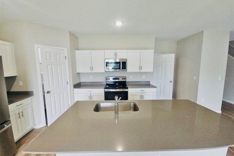 Villa ou maison à louer à Wesley Chapel, Floride: 4 chambres, 189.43 m2 № 2148689 - photo 4