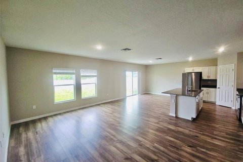 Villa ou maison à louer à Wesley Chapel, Floride: 4 chambres, 189.43 m2 № 2148689 - photo 2