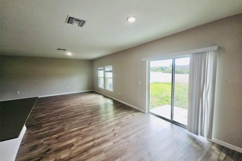 Villa ou maison à louer à Wesley Chapel, Floride: 4 chambres, 189.43 m2 № 2148689 - photo 6